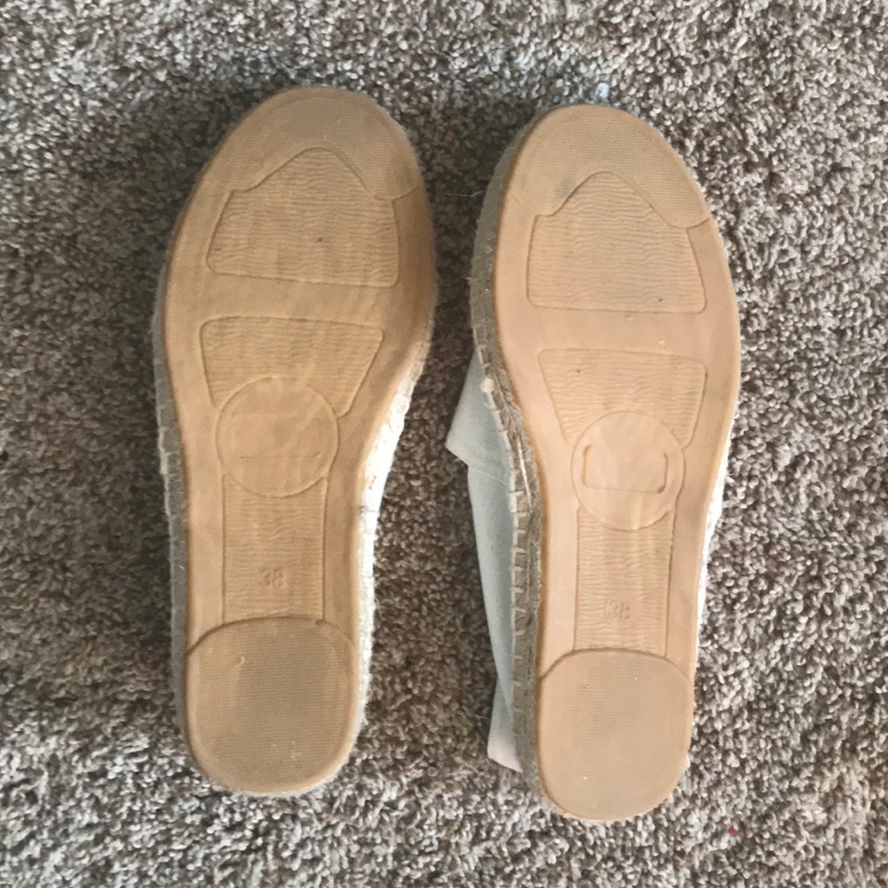 White flat espadrilles - Picture 2 of 3